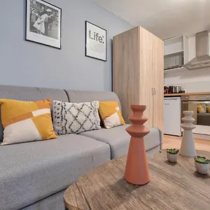  Appartement Cv1g Charming Studio At République - 2p France