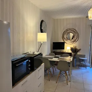  Appartement T2 Avec Terrasse Centre D'aix En Provence France