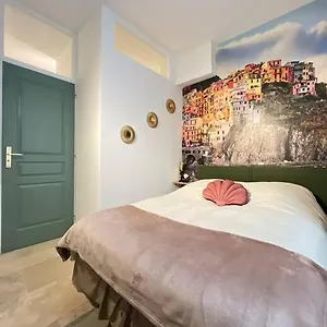  Appartement 1 Intra-muros Avec Jardin France